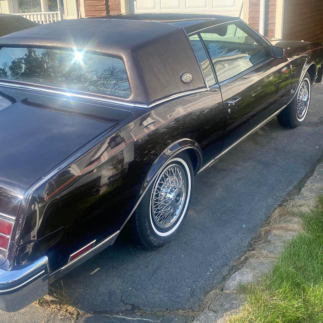 1985 Buick Riviera - Coupe 2D