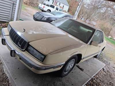 1990 Buick Riviera - Coupe 2D