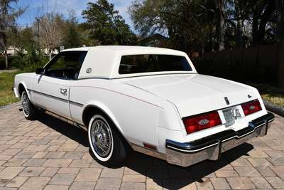1985 Buick Riviera Clean car fax Amazing condition Laser...