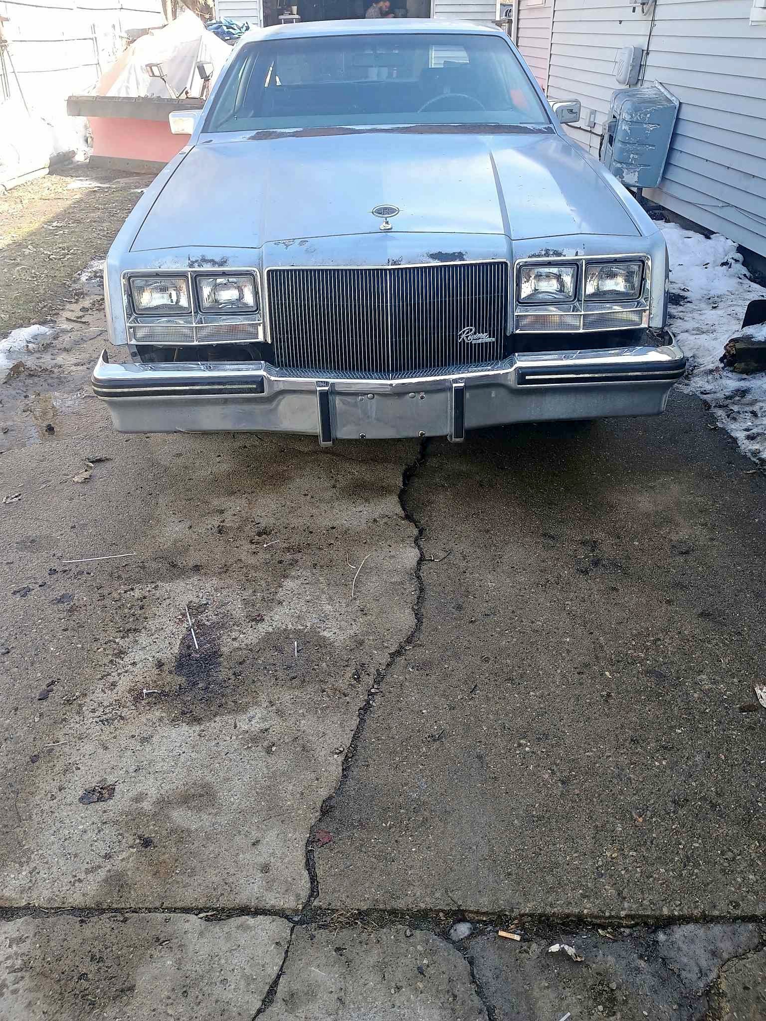 1984 Buick Riviera - Coupe 2D