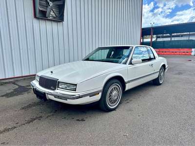 1990 Buick Riviera - Coupe 2D