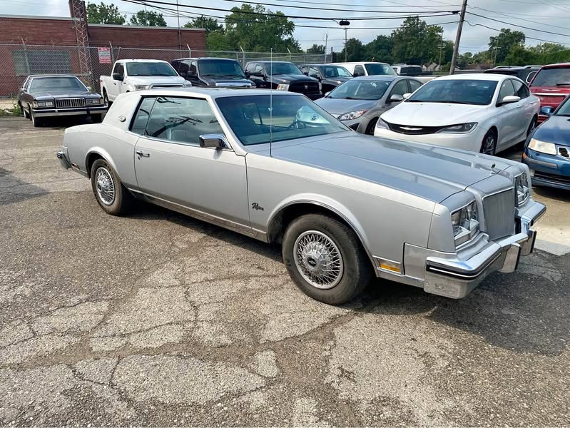 1985 Buick Riviera - Coupe 2D