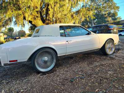 1982 Buick Riviera - Coupe 2D