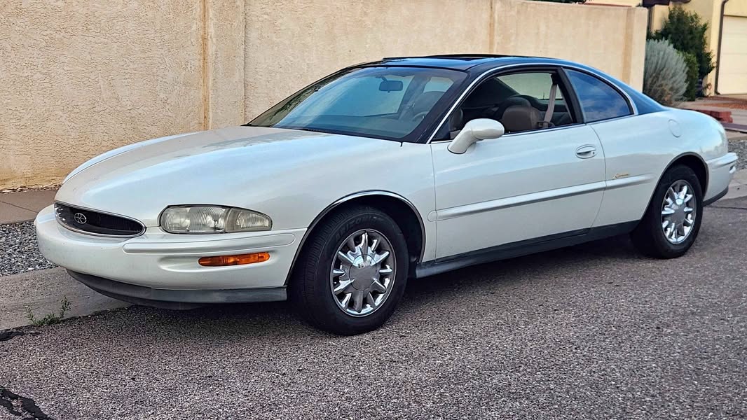 1997 Buick Riviera - Coupe 2D