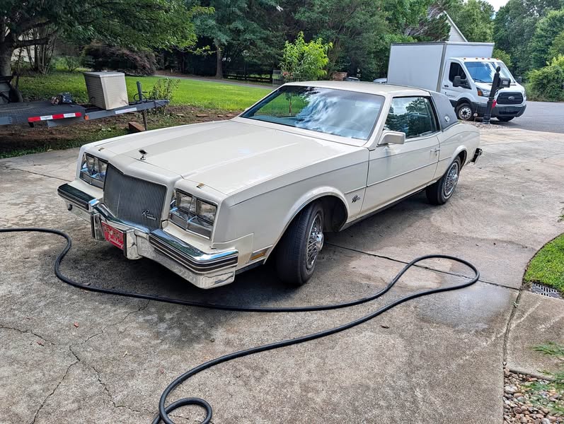 1984 Buick Riviera - Coupe 2D