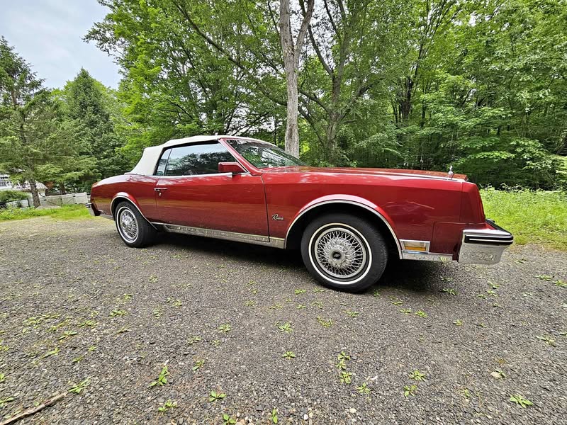 1983 Buick Riviera Coupe 2D