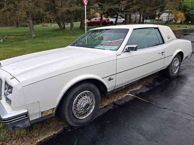 1984 Buick Riviera - Coupe 2D