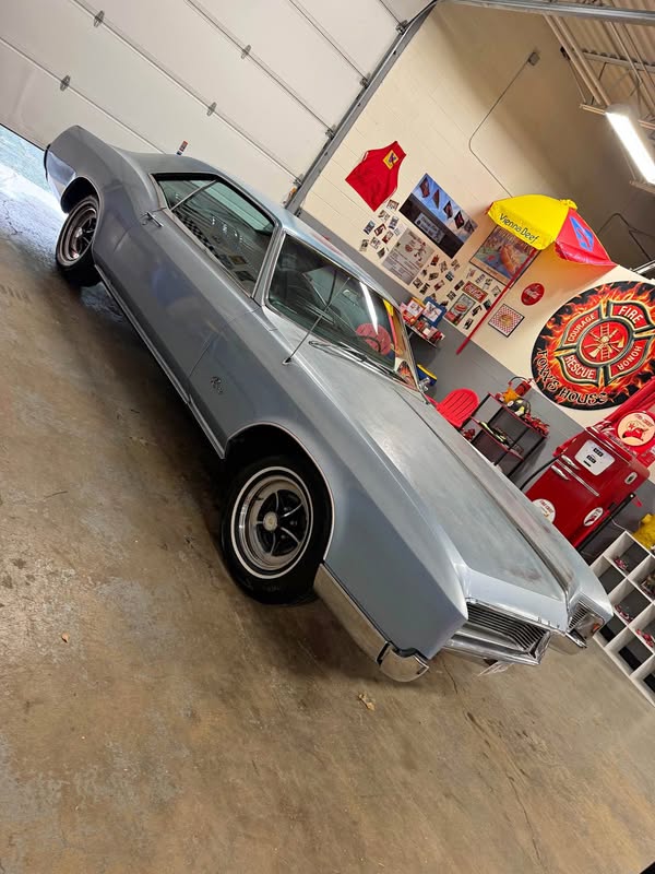 1966 Buick Riviera - Coupe 2D