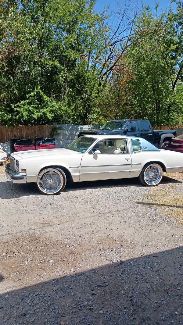 1977 Buick Riviera - Coupe 2D