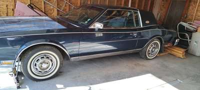 1982 Buick Riviera Coupe 2D