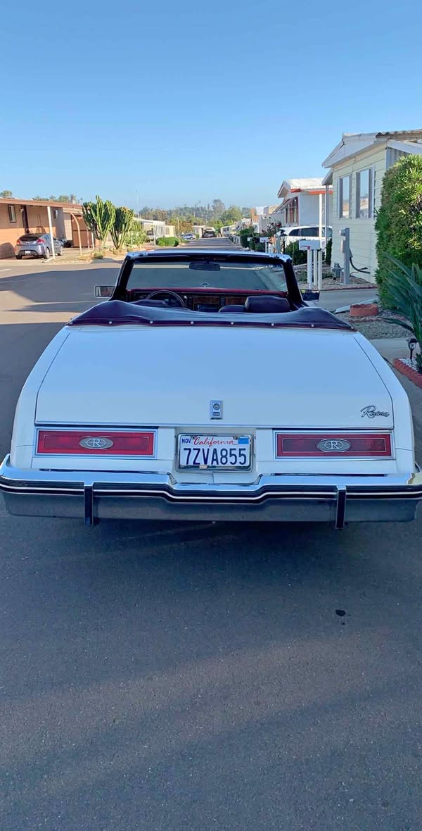1983 Buick Riviera - Coupe 2D