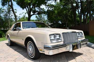 1982 Buick Riviera - Coupe 2D