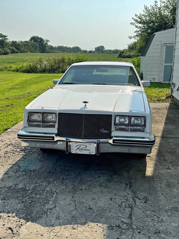1985 Buick Riviera - Coupe 2D