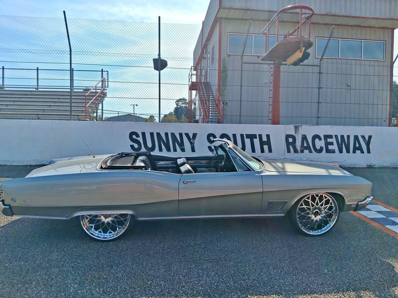 1968 Buick Wildcat - Chrome