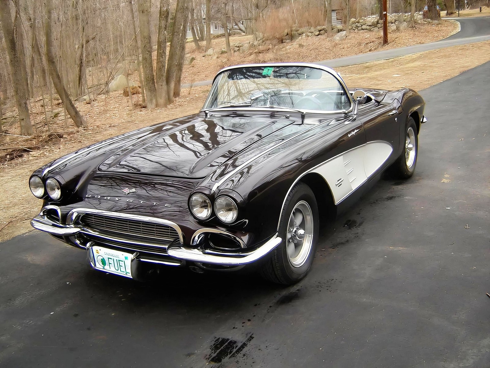 1961 Chevrolet Corvette 327 V8, 5-Spd, PS, PB, Hardtop Inc.