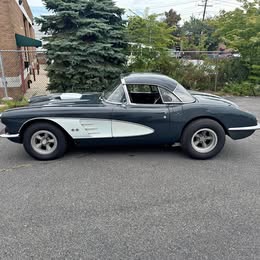 1958 Chevrolet Corvette 2 tops 283 built engine 4 speed exc body lines