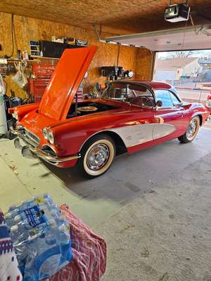 1961 Chevrolet Corvette - Hardtop and convertible top