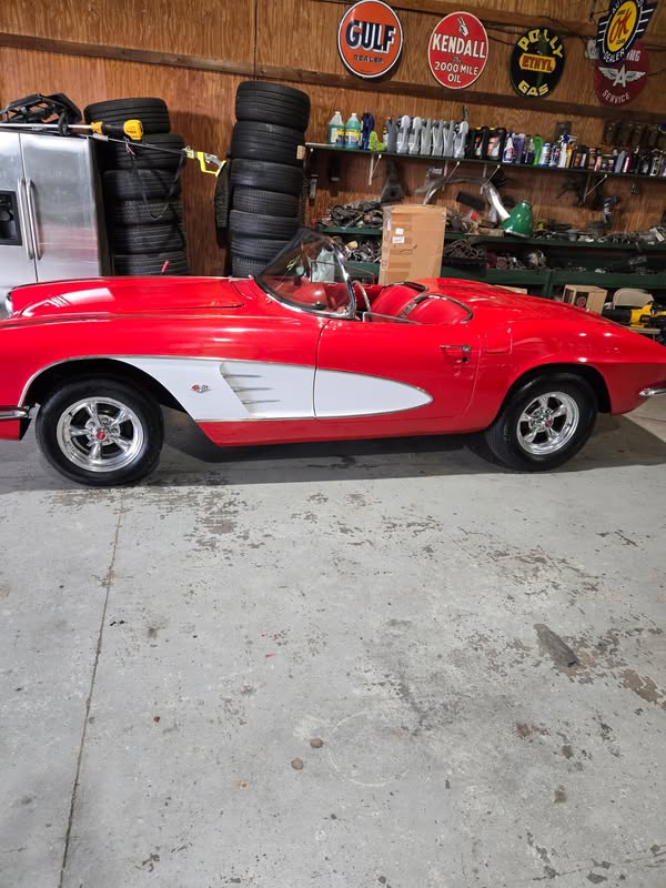 1962 Chevrolet Corvette - Coupe 2D