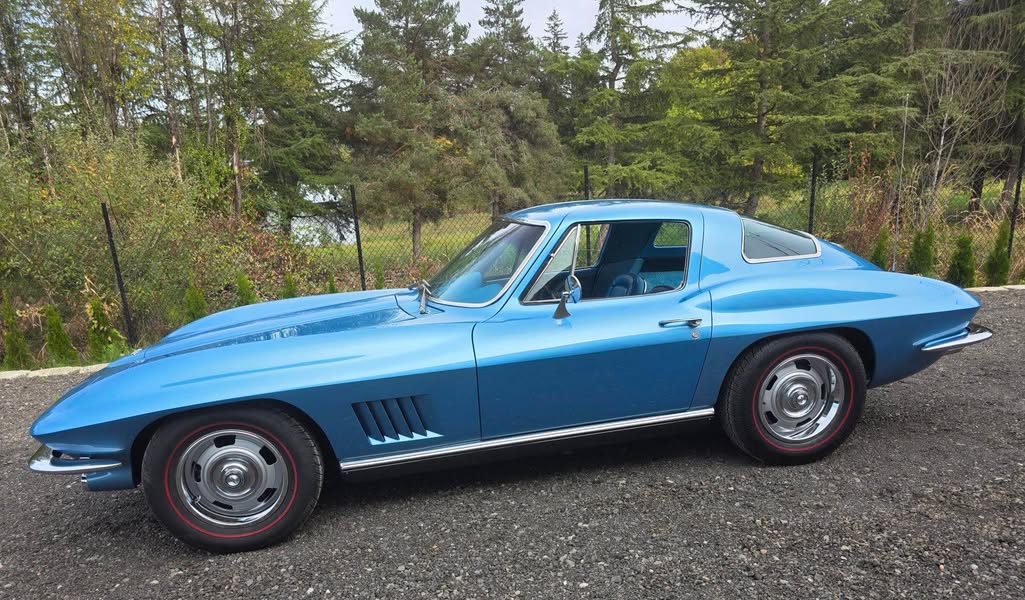1967 Chevrolet Corvette - Coupe 2D