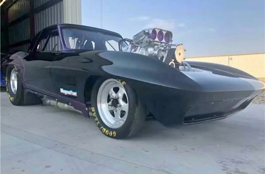1963 Chevrolet Corvette - Hard Top Coupe 2D