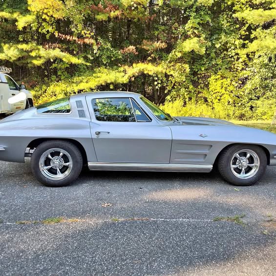 1964 Chevrolet Corvette - Coupe 2D