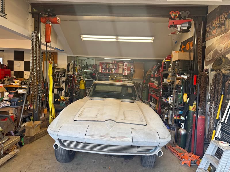 1963 Chevrolet Corvette - Stingray Convertible 2D