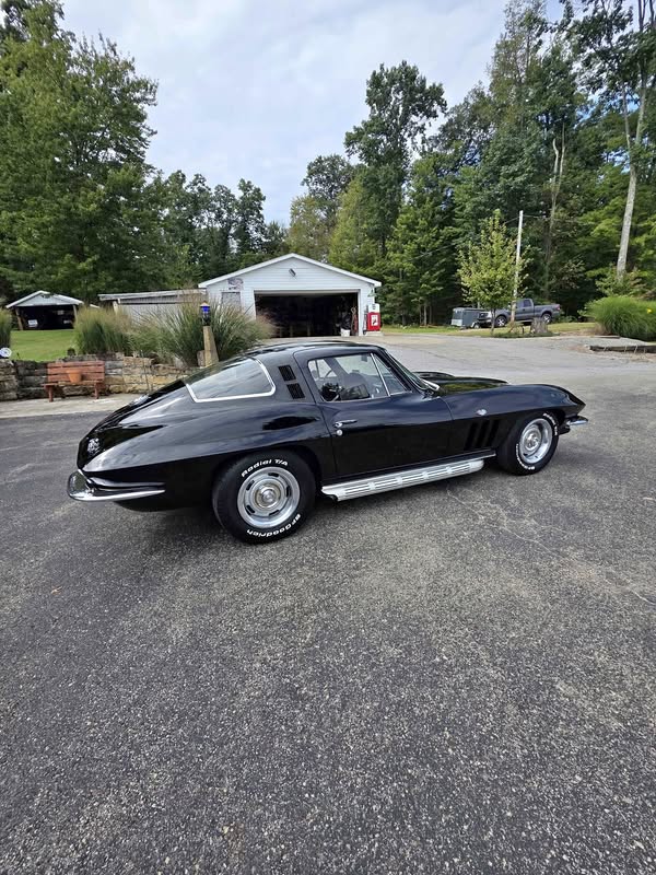 1965 Chevrolet Corvette - Stingray Coupe 2D
