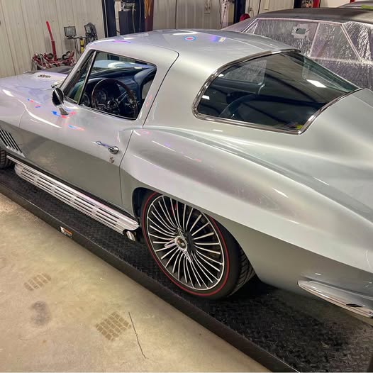 1967 Chevrolet Corvette - Coupe 2D