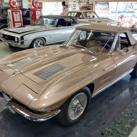 1963 Chevrolet Corvette - L76 327 \/ 340 hp Convertible