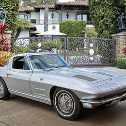 1963 Chevrolet Corvette Coupe 2D