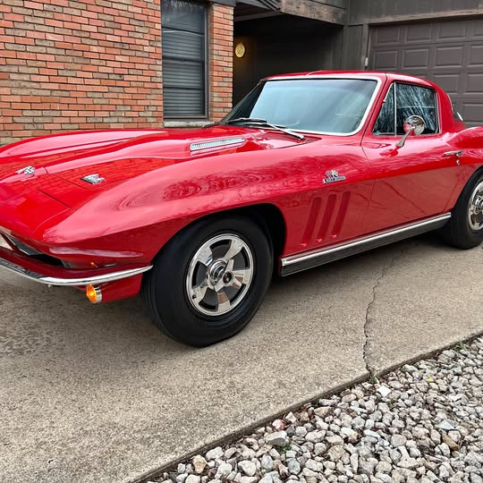 1966 Chevrolet corvette, 427\/390, rare bloomington gold award winner, 2x top flight, heavy docs