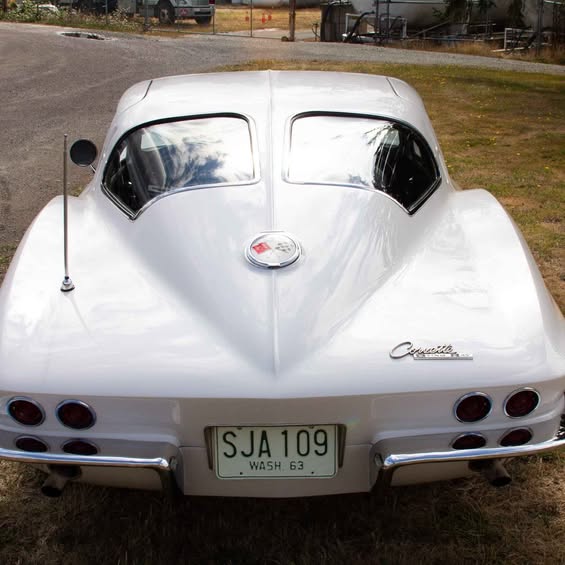 1963 Chevrolet Corvette - Stingray Coupe 2D