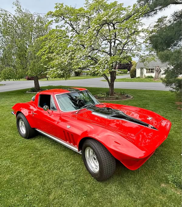 1966 Chevrolet Corvette - Coup