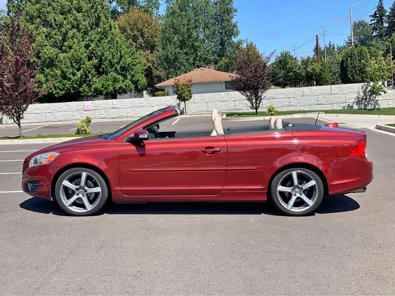 2011 Volvo C70 - T5 Convertible 2D