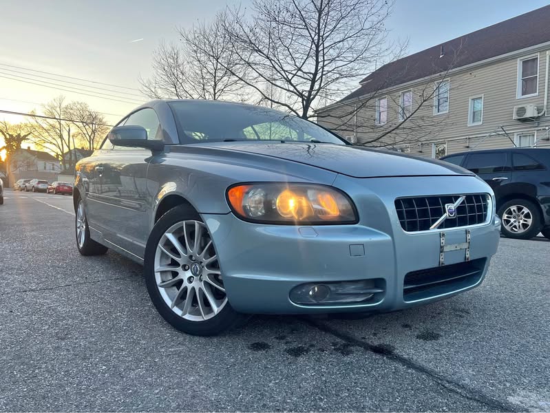 2009 Volvo C70 - T5 Convertible 2D