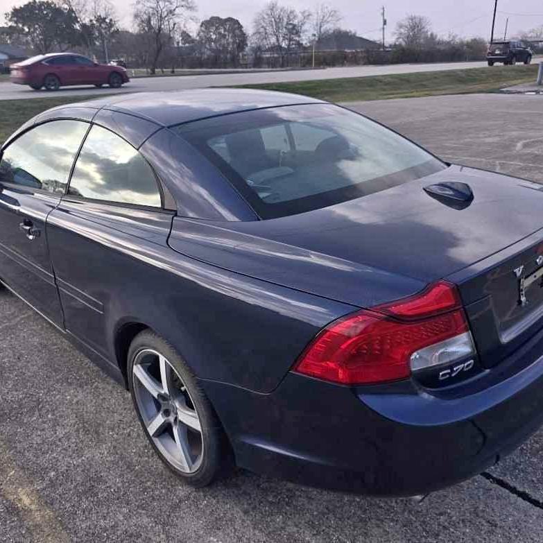 2012 Volvo C70 - T5 Platinum Convertible 2D