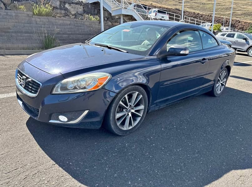 2013 Volvo C70 - T5 Platinum Convertible 2D