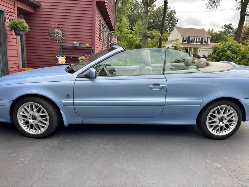 2004 Volvo C70 - LT Convertible 2D
