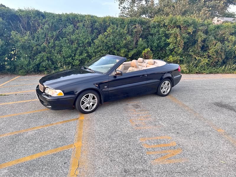 2004 Volvo C70 - T5 Convertible 2D