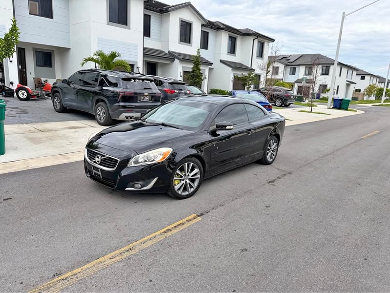 2012 Volvo C70 - T5 Convertible 2D