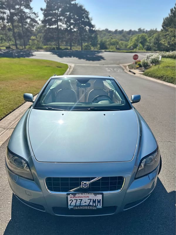 2006 Volvo C70 - T5 Platinum Convertible 2D