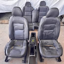 2009 Volvo C70 leather seats Front Rear and Console Interior