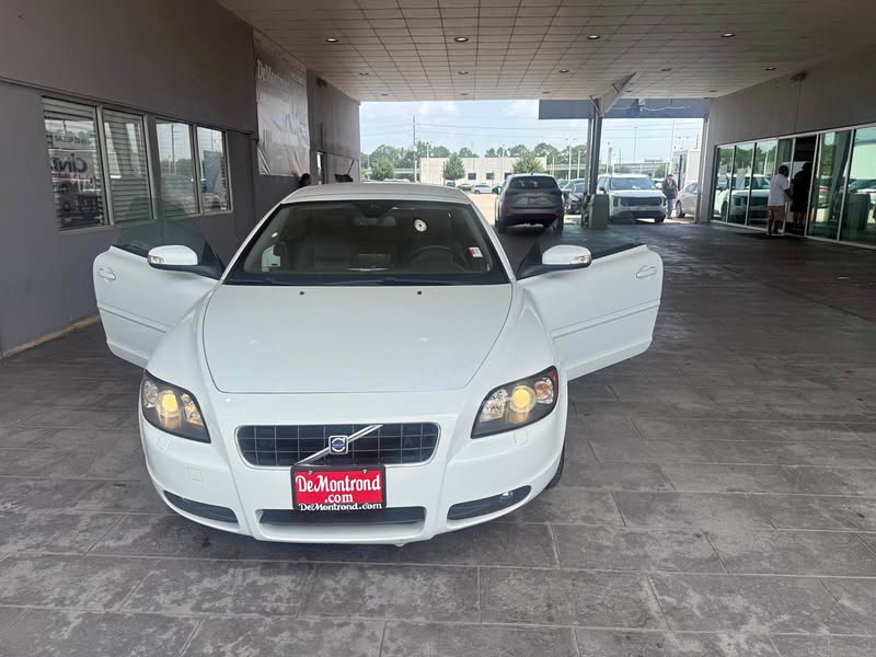 2010 Volvo C70 - Convertible 2D