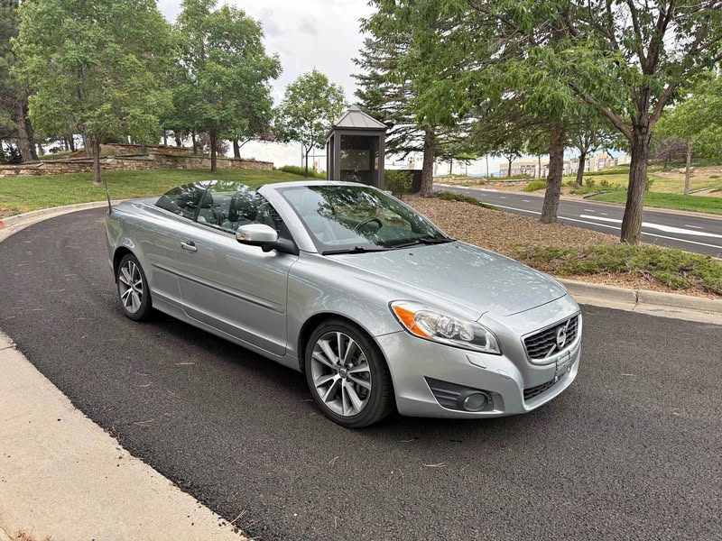 2011 Volvo C70 - T5 Premier Plus Convertible 2D