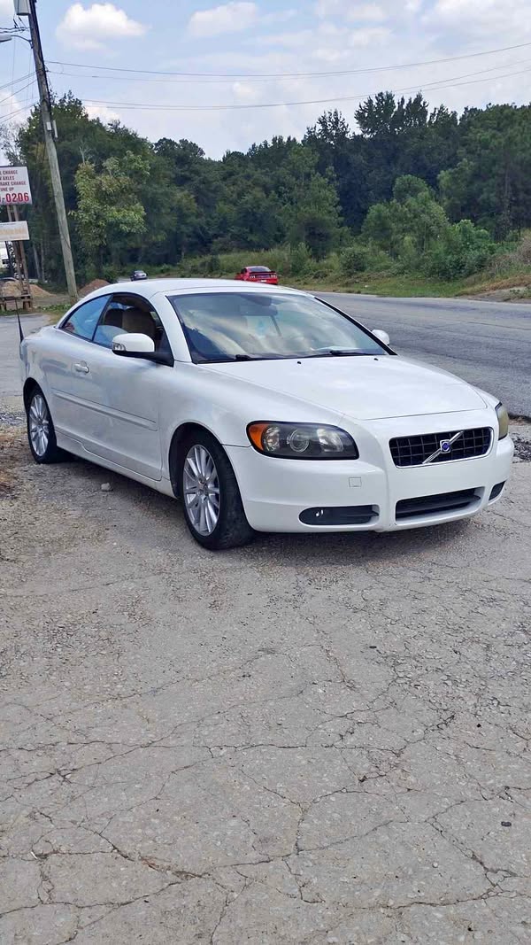 2008 Volvo C70 - T5 Platinum Convertible 2D