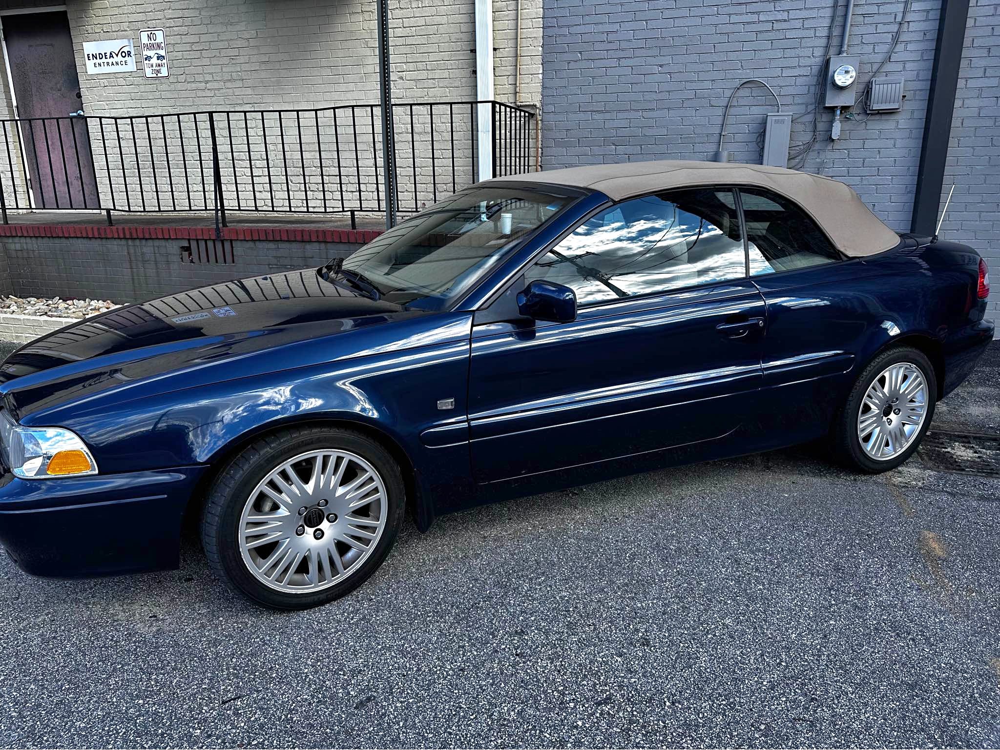 2004 Volvo C70 - Convertible 2D