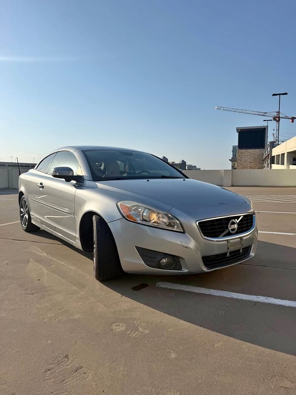 2012 Volvo C70 - T5 Platinum Convertible 2D