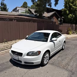 2009 Volvo C70 T5 Convertible 2D