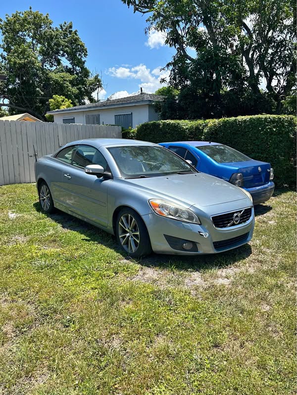 2012 Volvo C70 - HT Convertible 2D