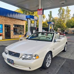 2004 Volvo C70 - T5 Platinum Convertible 2D
